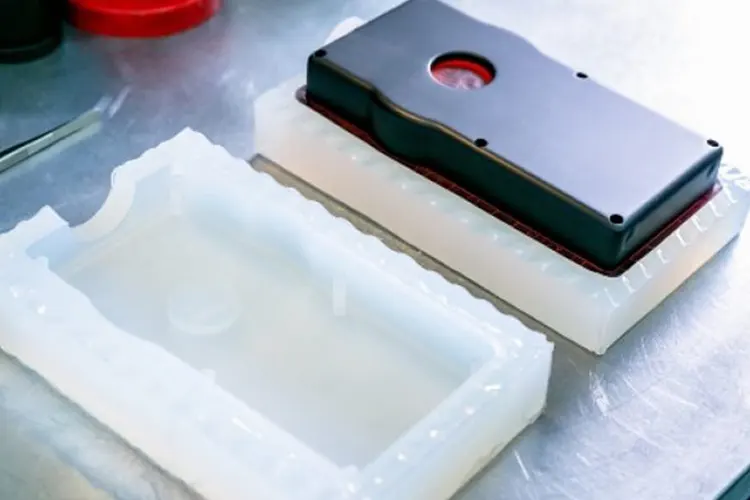VACUUM CASTING